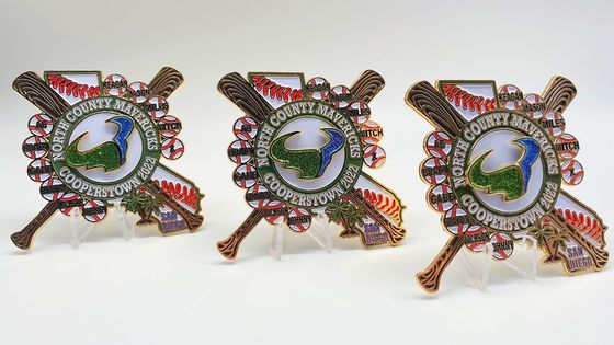 কেনা ব্র্যান্ডিংয়ের জন্য কাস্টম ১.৫ ইঞ্চি সফট এনামেল ল্যাপেল পিন online manufacture