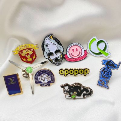 China Lapel Pin Manufacturers Soft Enamel Custom Pins Metal logo with Backing Card