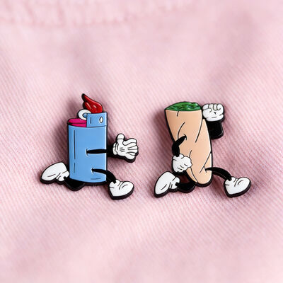 কেনা পোশাক, আনুষাঙ্গিক এবং লোগো ব্র্যান্ডিংয়ের জন্য কাস্টম সিল্ক স্ক্রিন প্রিন্টেড মেটাল ল্যাপেল পিন পাইকারি online manufacture