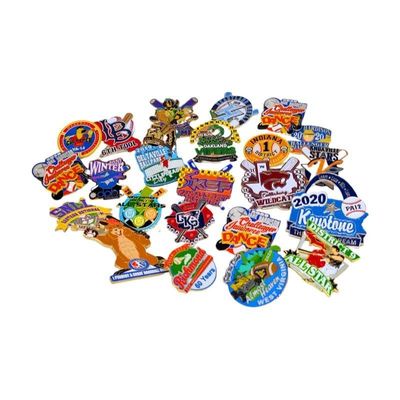 কাস্টম বাল্ক মেটাল মিষ্টি কার্টুন এনিমে ল্যাপেল পিন ব্যাজ কাস্টম লোগো ডিজাইনের সাথে নরম হার্ড এনামেল পিন