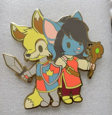 ব্র্যান্ডিং এবং উপহারের জন্য 1.5 মিমি বেধে নরম এনামেল এবং কাস্টমাইজড লোগো সহ কাস্টম ল্যাপেল পিন