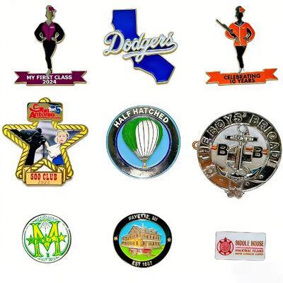 ভালো দাম কাস্টম টেকসই ইস্পাত ব্যাজ-রঙের এনামেল সহ অনন্য আকৃতি-ব্র্যান্ডিং পিন সুরক্ষা পিনের সাথে সংযুক্ত করে অনলাইন