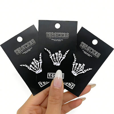 ভালো দাম নরম বা হার্ড ফিনিশ, ইউভি প্রিন্ট এবং সুন্দর কার্টুন ডিজাইন সহ আপনার নিজের স্পার্কলি এনামেল পিন তৈরি করুন। অনলাইন